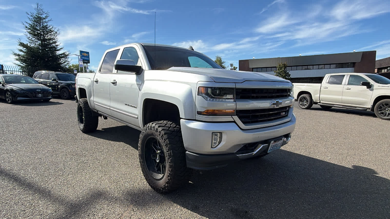 Used 2018 Chevrolet Silverado 1500 LT w/ All Star Edition AWD/4WD image 3