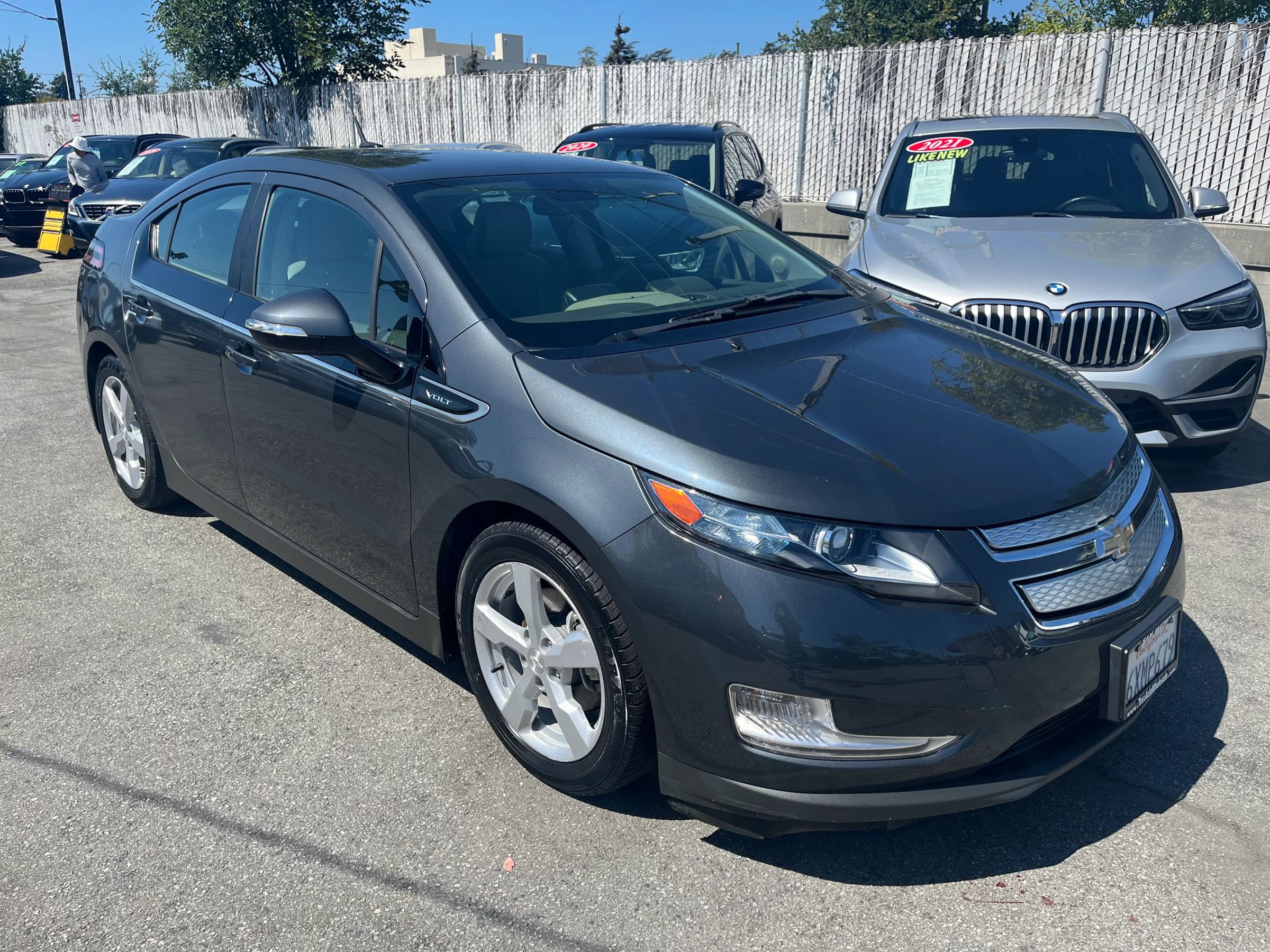 Used 2013 Chevrolet Volt Premium w/ Premium Trim Package FWD image 1