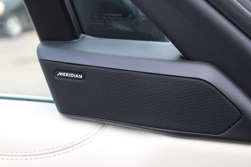 Used 2023 Land Rover Range Rover SE image 12