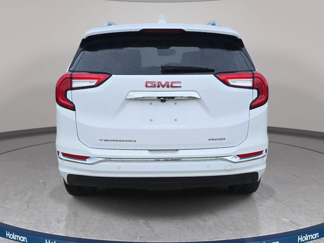 Used 2024 GMC Terrain Denali w/ Denali Premium Package AWD/4WD image 7