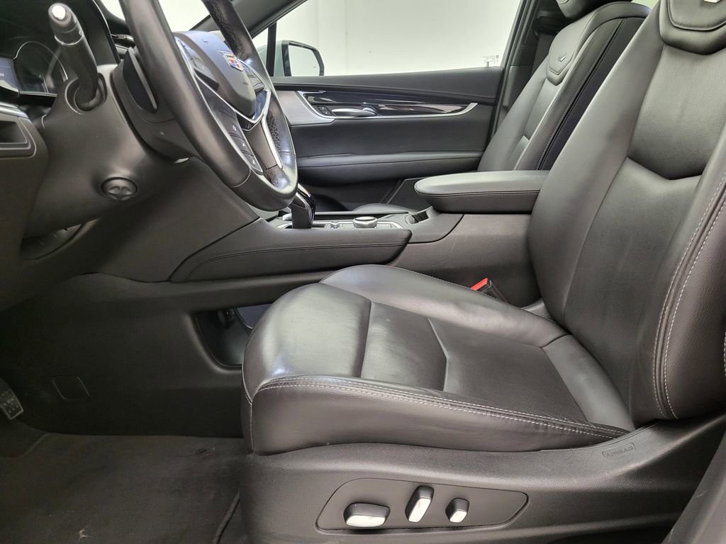 Used 2024 Cadillac XT5 Premium Luxury image 5