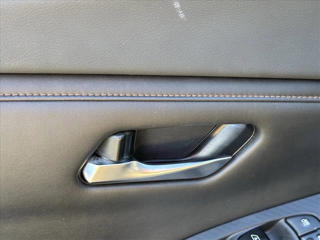 Used 2020 Nissan Sentra SR w/ Premium Package image 17