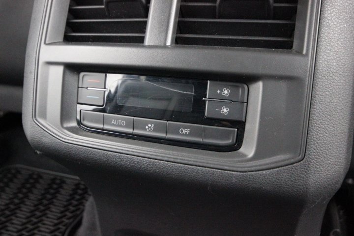 Used 2021 Volkswagen Atlas SE w/ Towing Package image 31