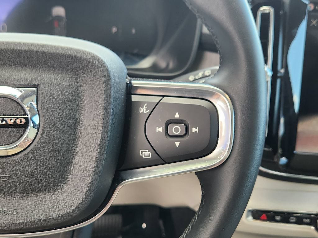 New 2026 Volvo XC40 B5 Plus w/ Protection Package Premier AWD/4WD image 18