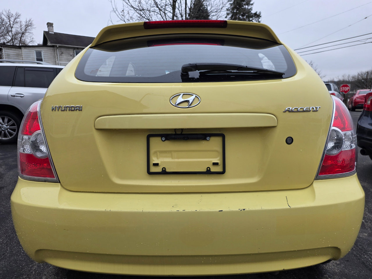 Used 2010 Hyundai Accent GS w/ Premium Pkg 3 FWD image 3