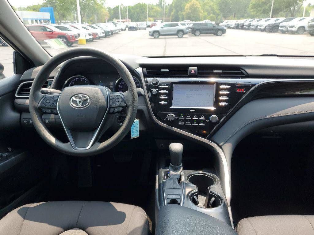Used 2020 Toyota Camry LE AWD/4WD image 23