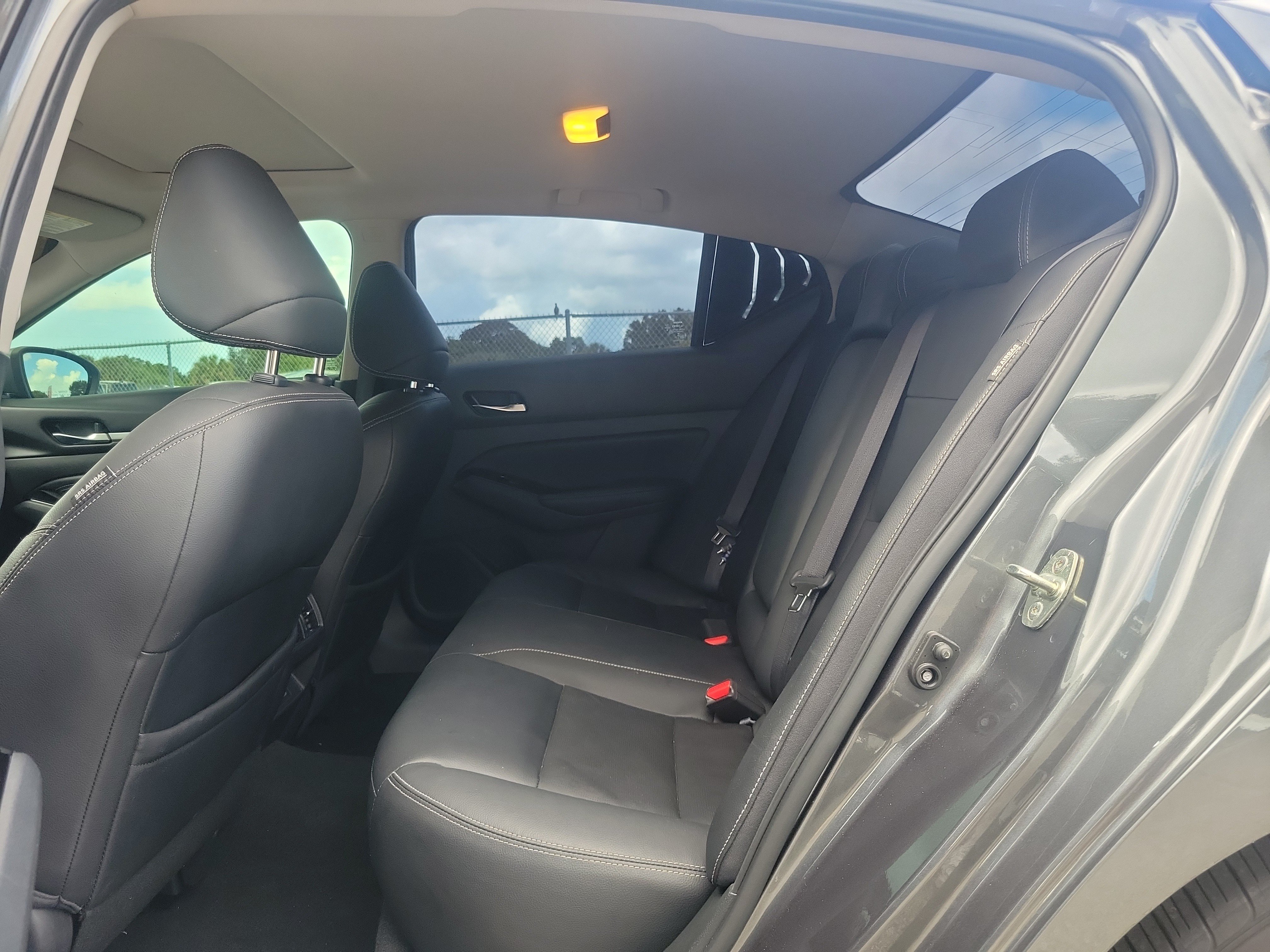 Used 2020 Nissan Altima 2.5 Platinum FWD image 8