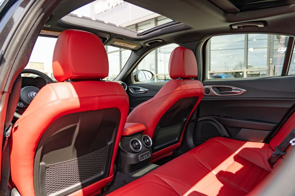 New 2025 Alfa Romeo Giulia w/ Veloce Package Rwd image 16