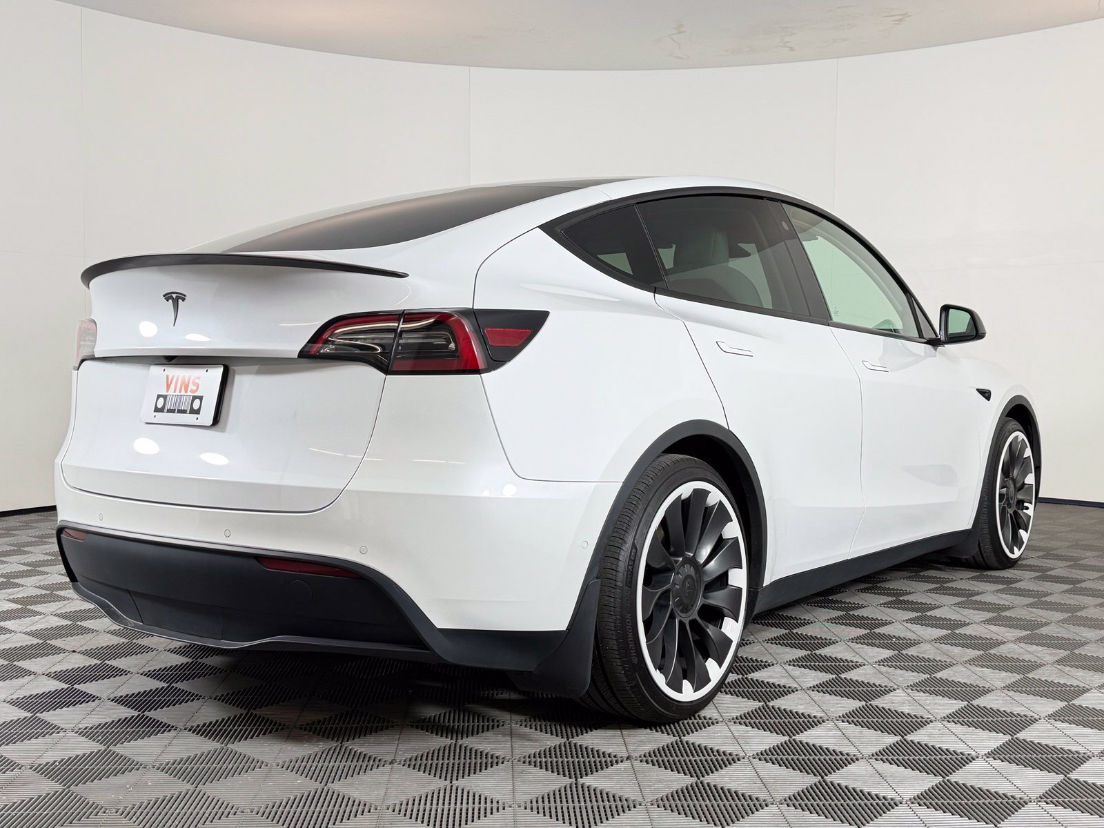 Used 2022 Tesla Model Y Performance AWD/4WD image 9
