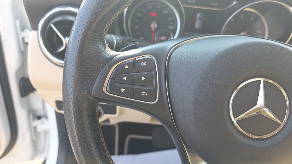 Used 2019 Mercedes-Benz GLA 250 image 16