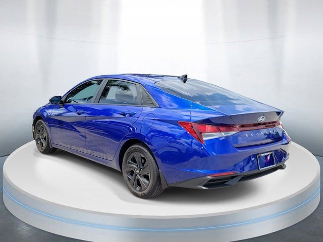 Certified 2023 Hyundai Elantra SEL FWD image 3