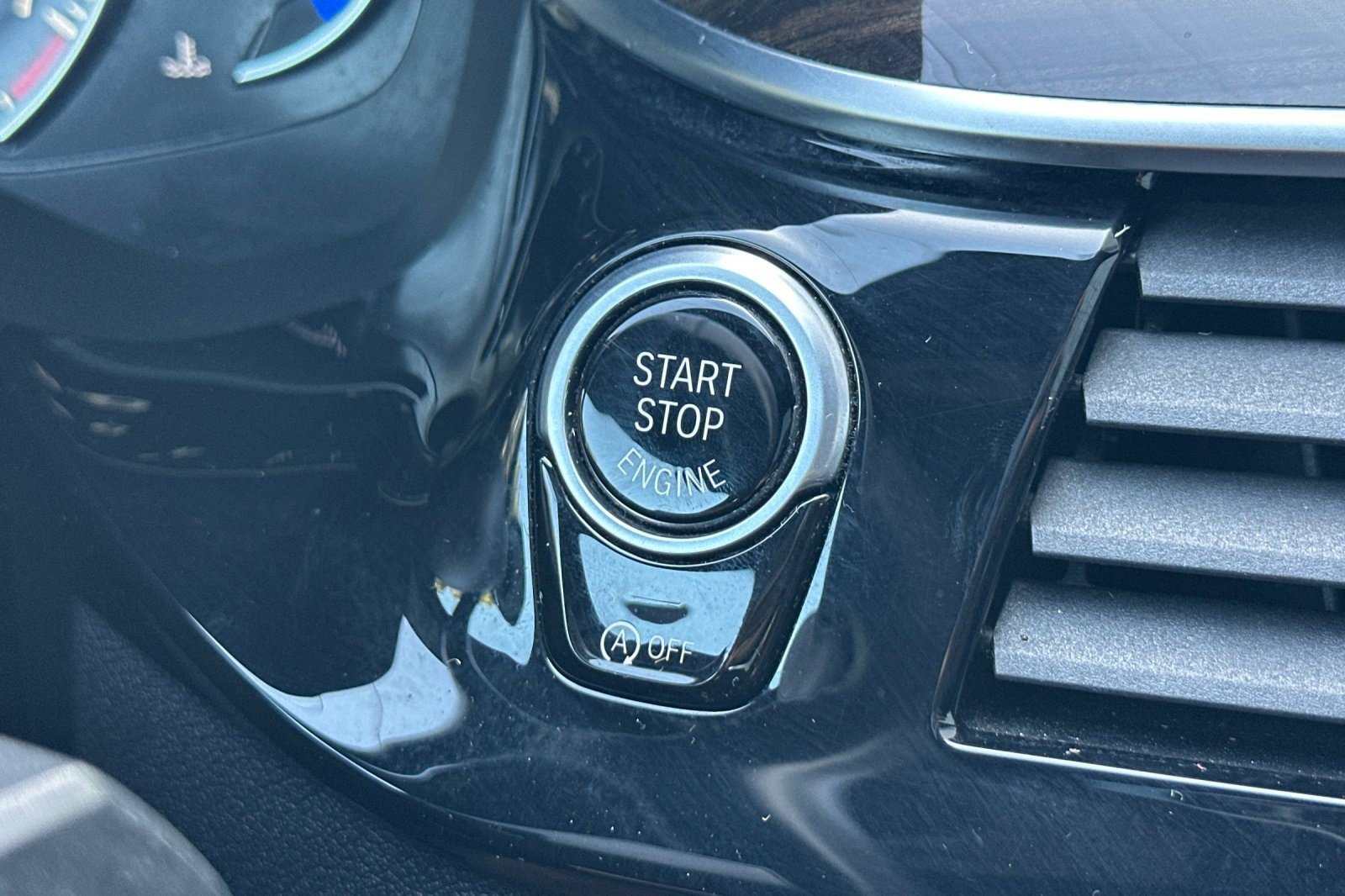 Used 2019 BMW 530i w/ Convenience Package RWD image 17
