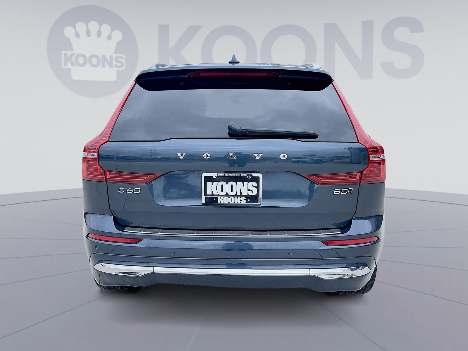 Used 2023 Volvo XC60 B5 Plus w/ Climate Package image 5