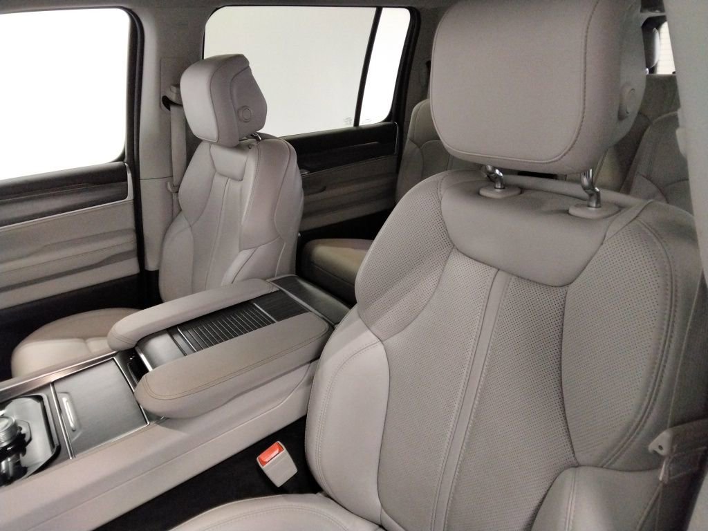 Used 2023 Jeep Wagoneer Series II w/ Premium Group I image 38