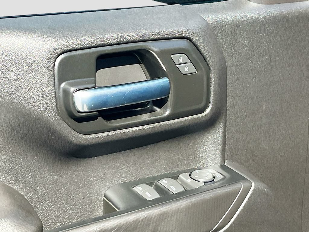 Used 2025 Chevrolet Silverado 1500 Custom AWD/4WD image 17