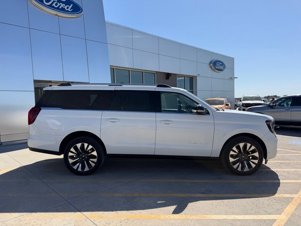 Used 2025 Ford Expedition Max Platinum w/ Driver's Package AWD/4WD image 8