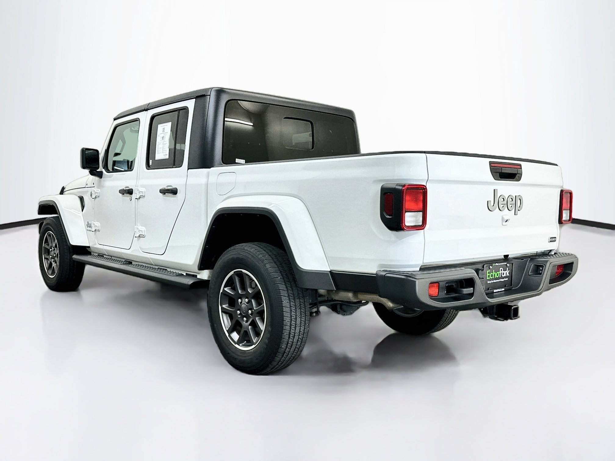 Used 2022 Jeep Gladiator Overland w/ Cold Weather Group AWD/4WD image 5