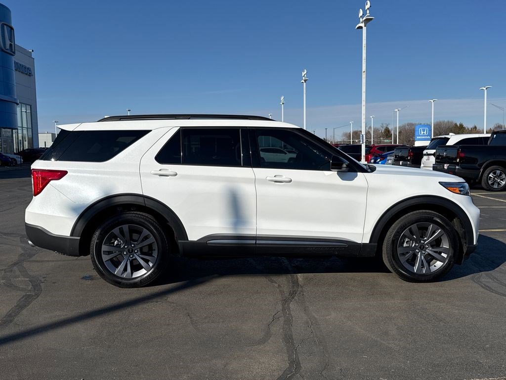 Used 2023 Ford Explorer XLT w/ Equipment Group 202A image 12