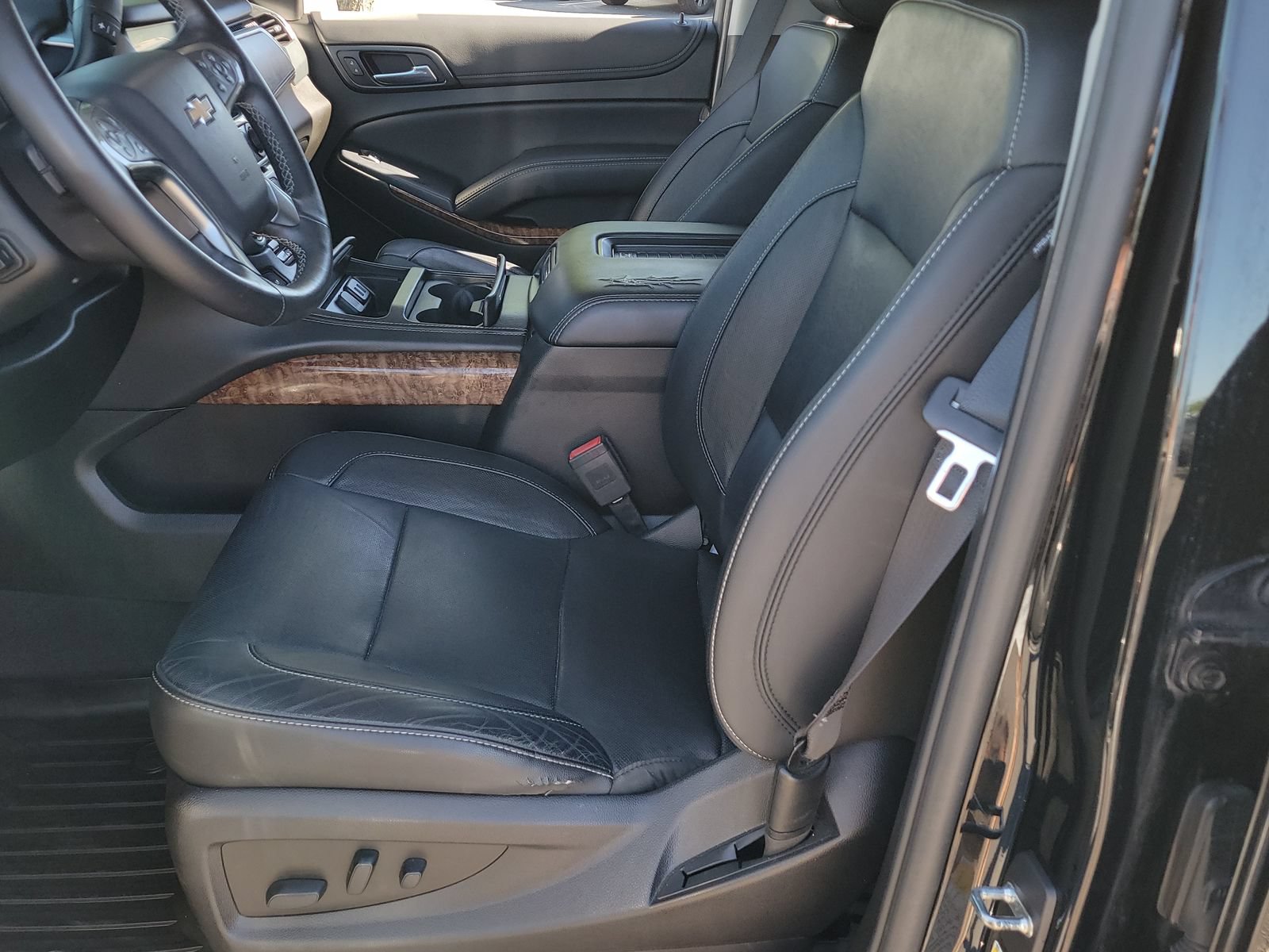 Used 2019 Chevrolet Tahoe Premier AWD/4WD image 6