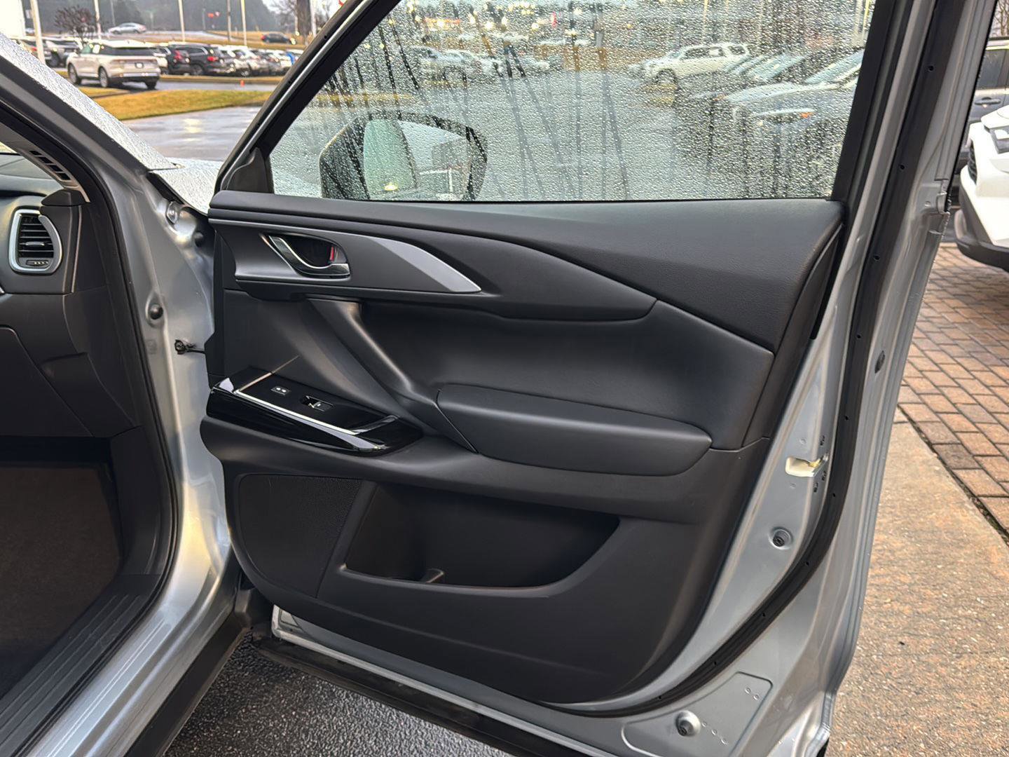 Used 2023 MAZDA CX-9 Touring image 12