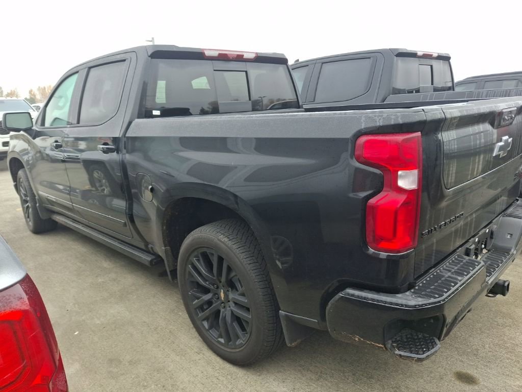 Used 2025 Chevrolet Silverado 1500 High Country w/ Midnight Edition image 9