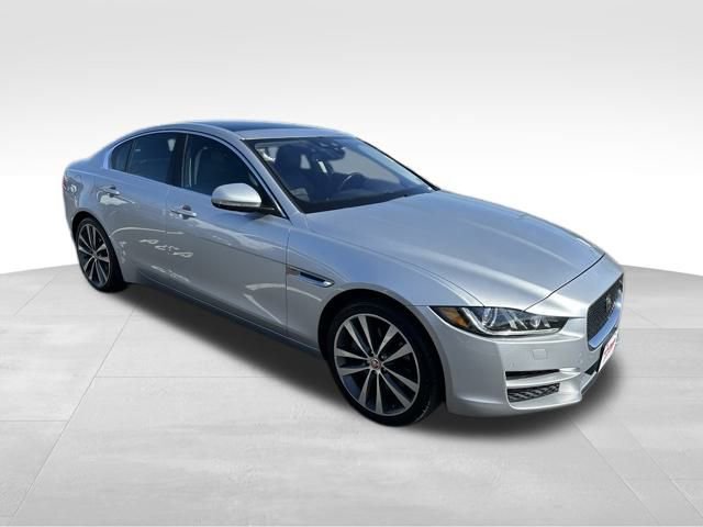 Used 2017 Jaguar XE Prestige image 10
