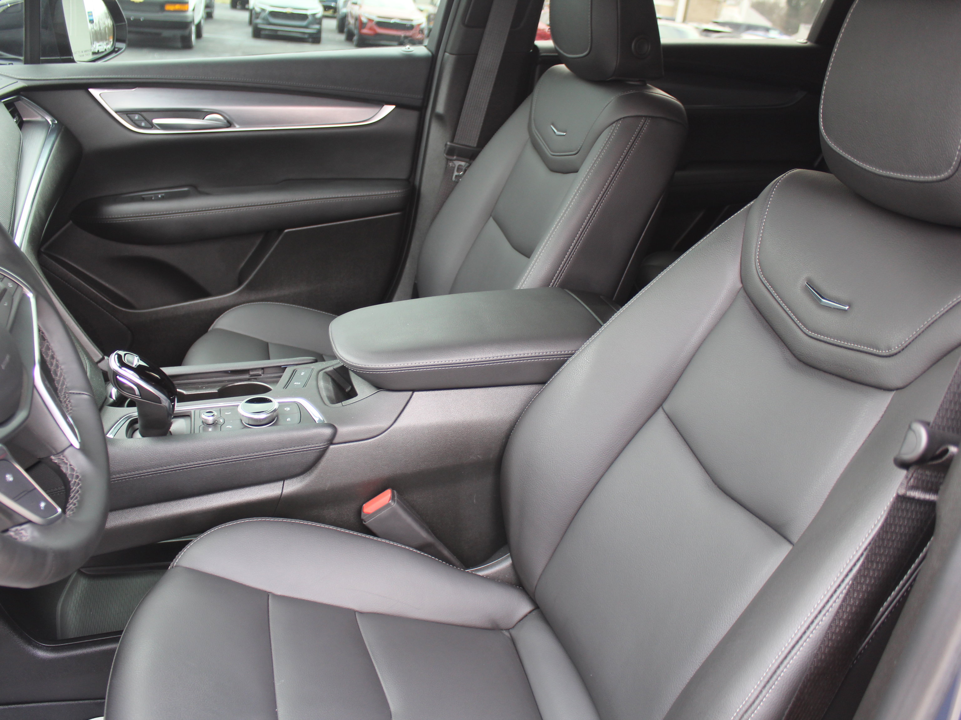 Used 2025 Cadillac XT5 Luxury image 11