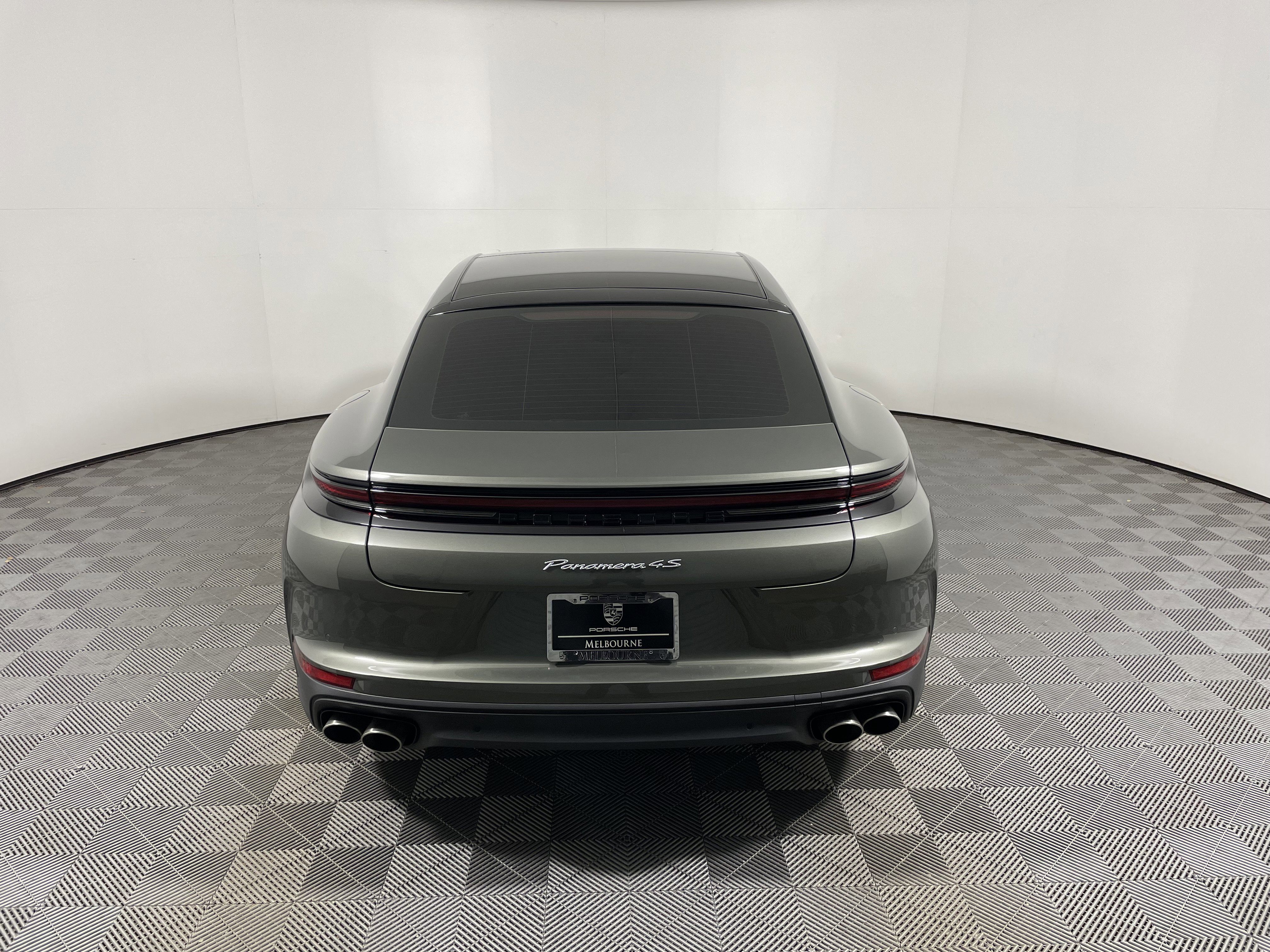 Certified 2025 Porsche Panamera 4S image 6