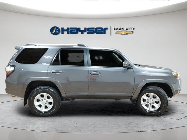 Used 2022 Toyota 4Runner SR5 Premium w/ Moonroof Package AWD/4WD image 8