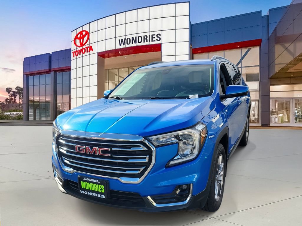 Used 2024 GMC Terrain SLT w/ LPO, Floor Liner Package image 2