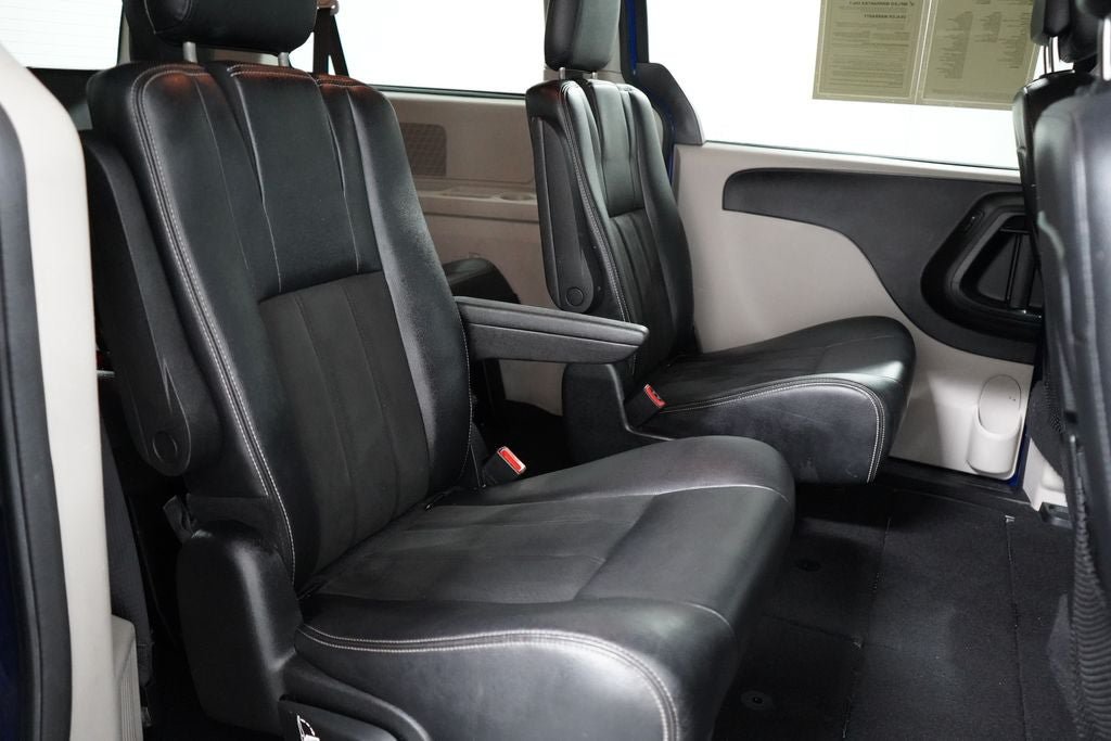 Used 2019 Dodge Grand Caravan SXT FWD image 19