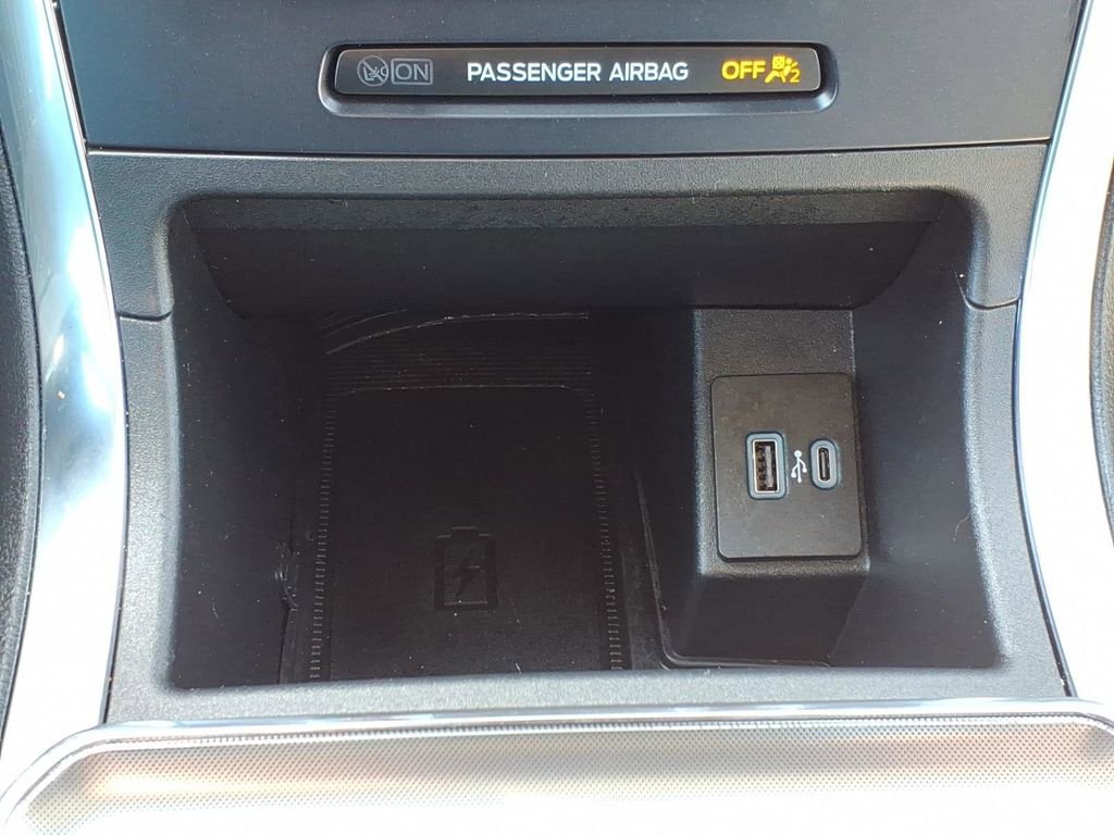 Certified 2023 Ford Edge Titanium image 16