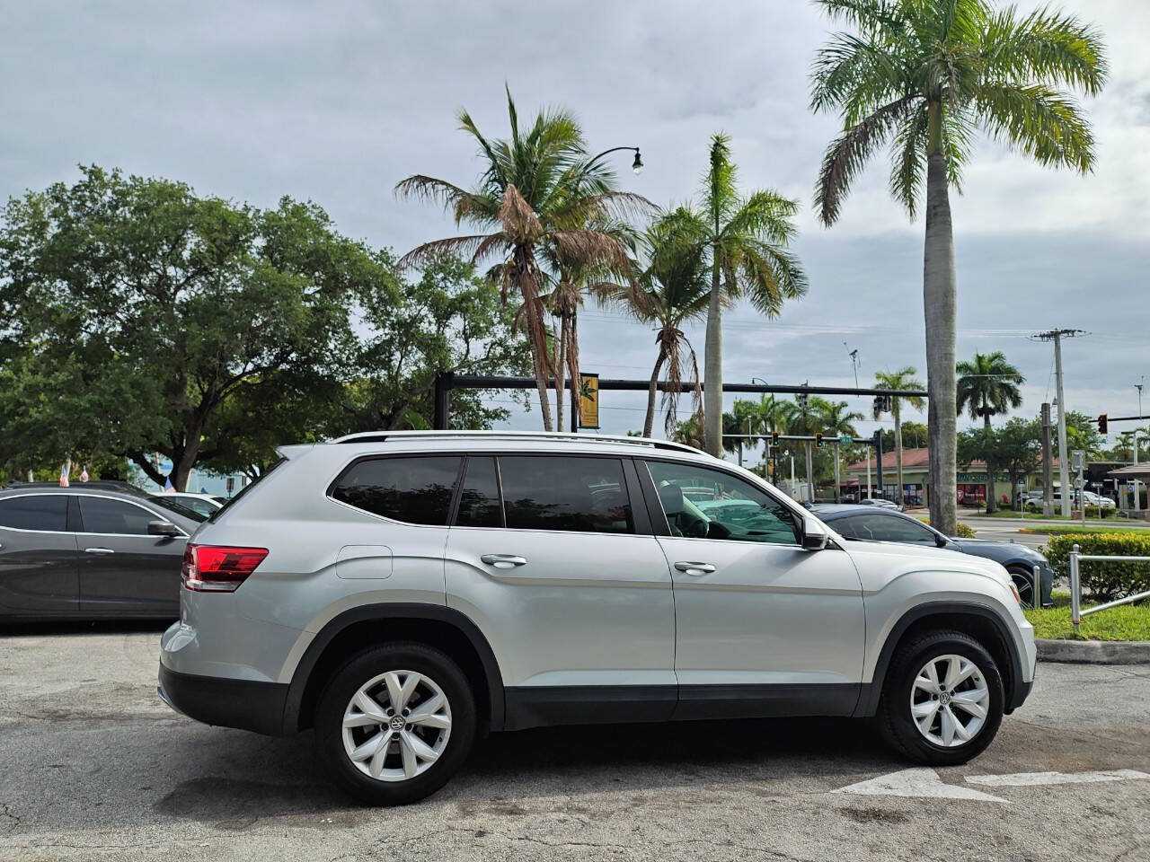 Used 2018 Volkswagen Atlas SE FWD image 11