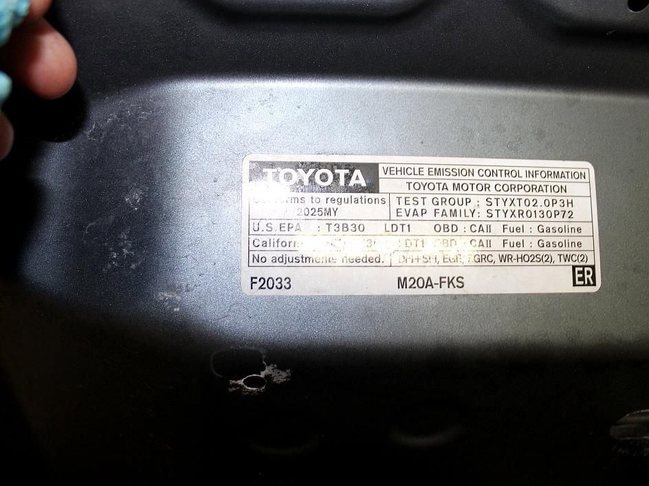 Used 2025 Toyota Corolla Cross XLE image 31