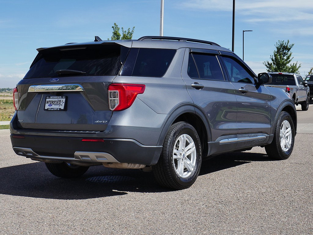 Used 2023 Ford Explorer XLT w/ Equipment Group 202A AWD/4WD image 6