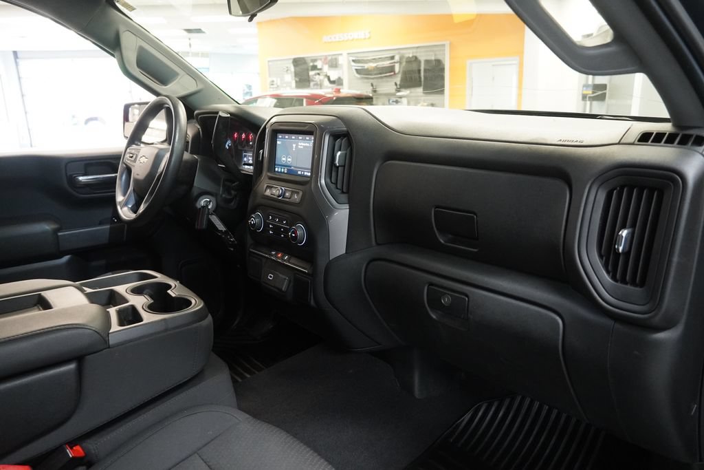 Used 2020 Chevrolet Silverado 1500 Custom w/ Custom Value Package AWD/4WD image 26