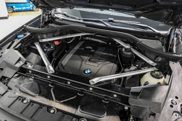 Used 2022 BMW X5 xDrive40i w/ M Sport Package AWD/4WD image 47