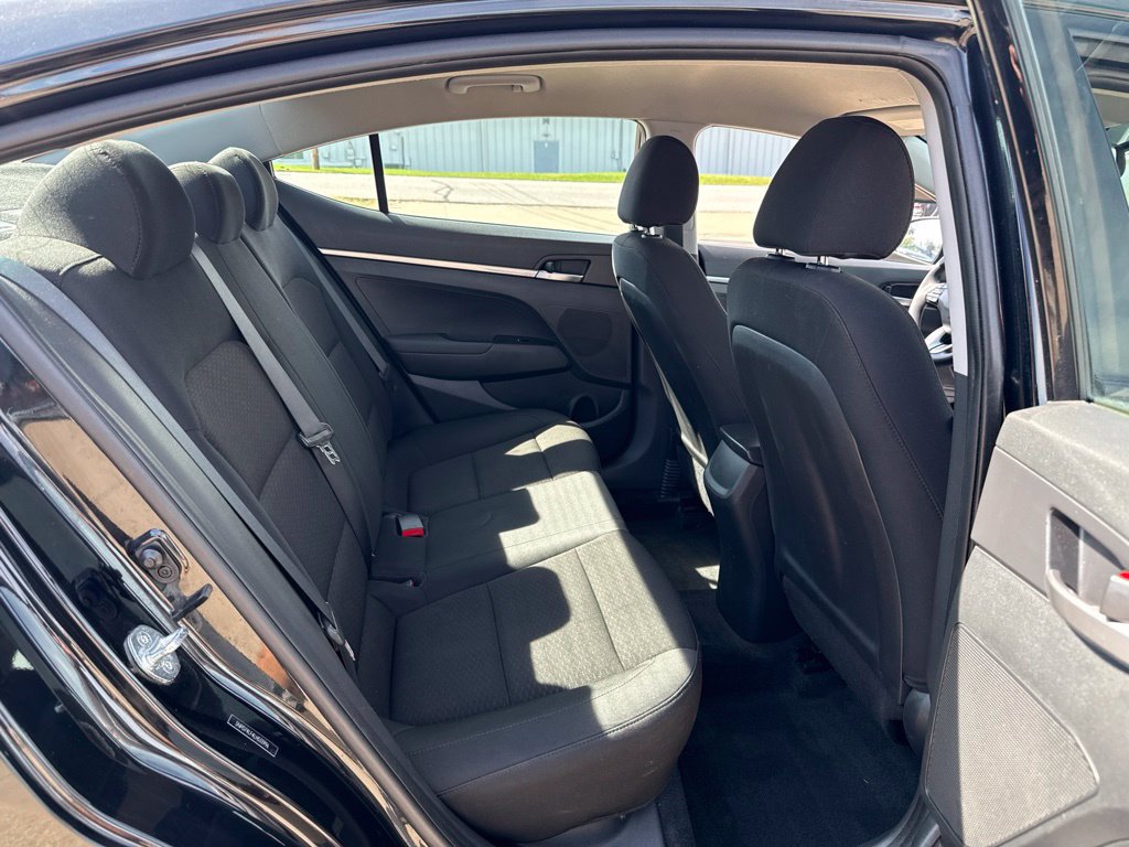Used 2020 Hyundai Elantra SE w/ Cargo Package (C1) FWD image 12