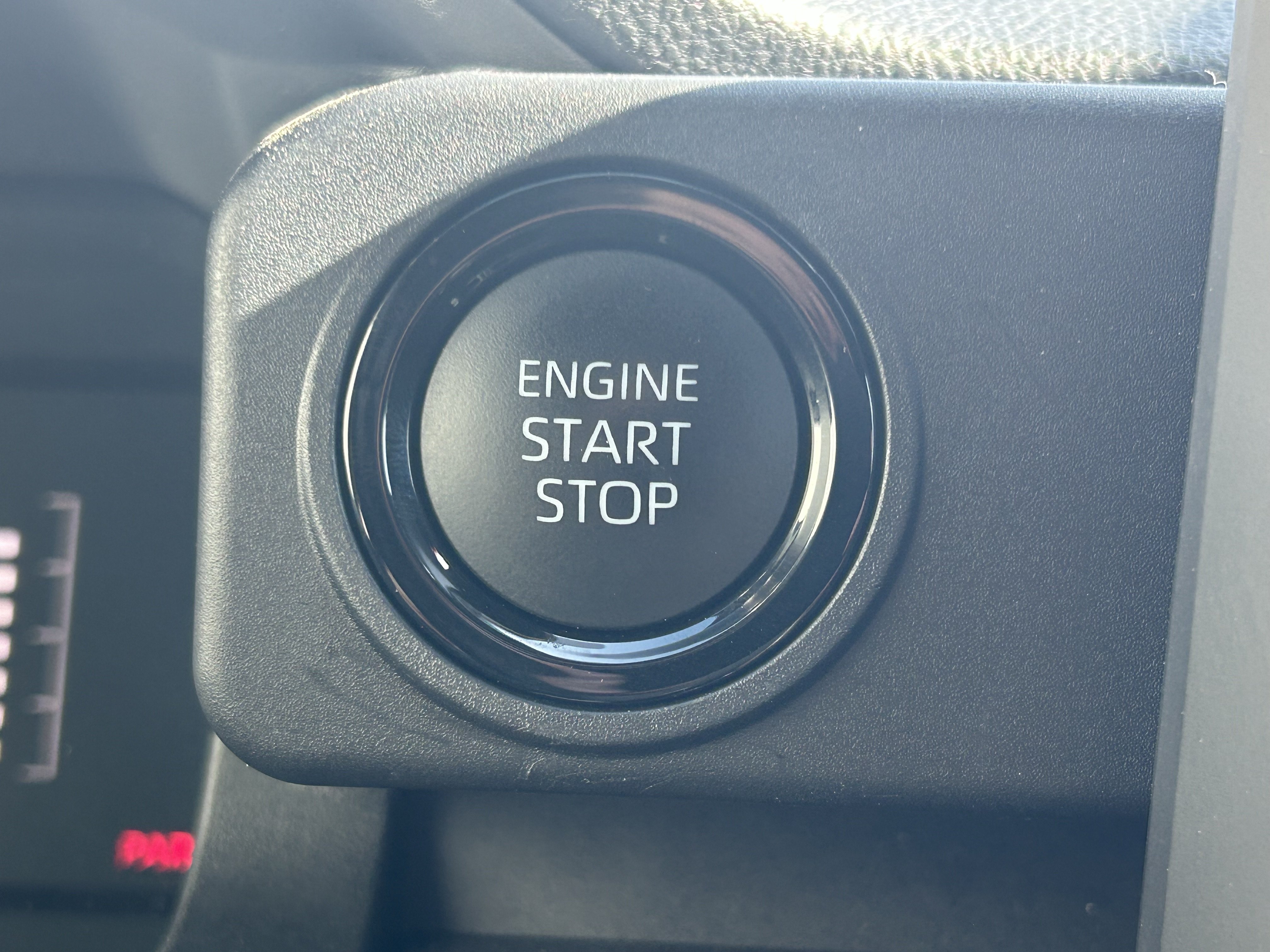 Certified 2025 Toyota Tacoma SR5 AWD/4WD image 30