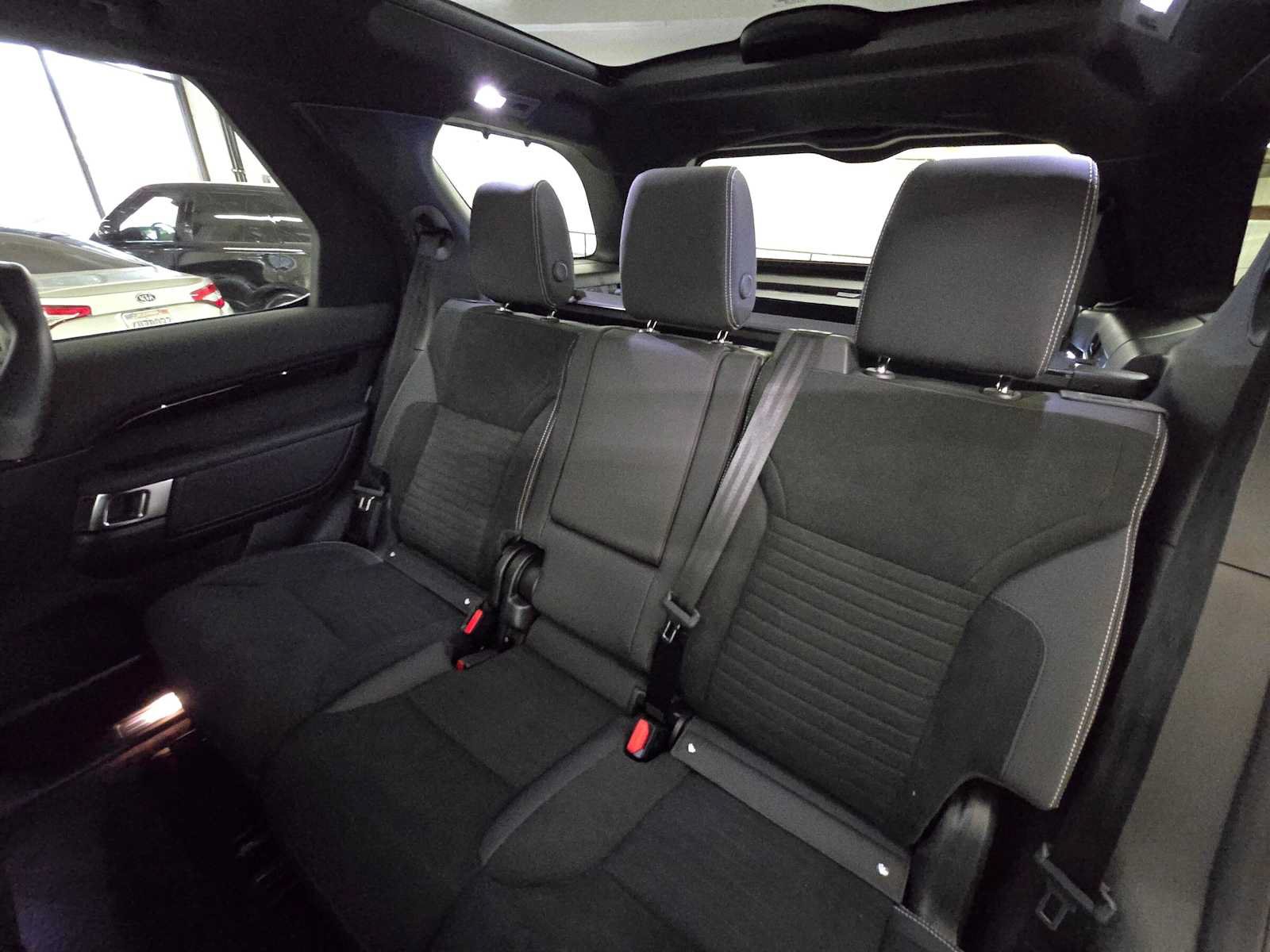 New 2026 Land Rover Discovery S AWD/4WD image 16