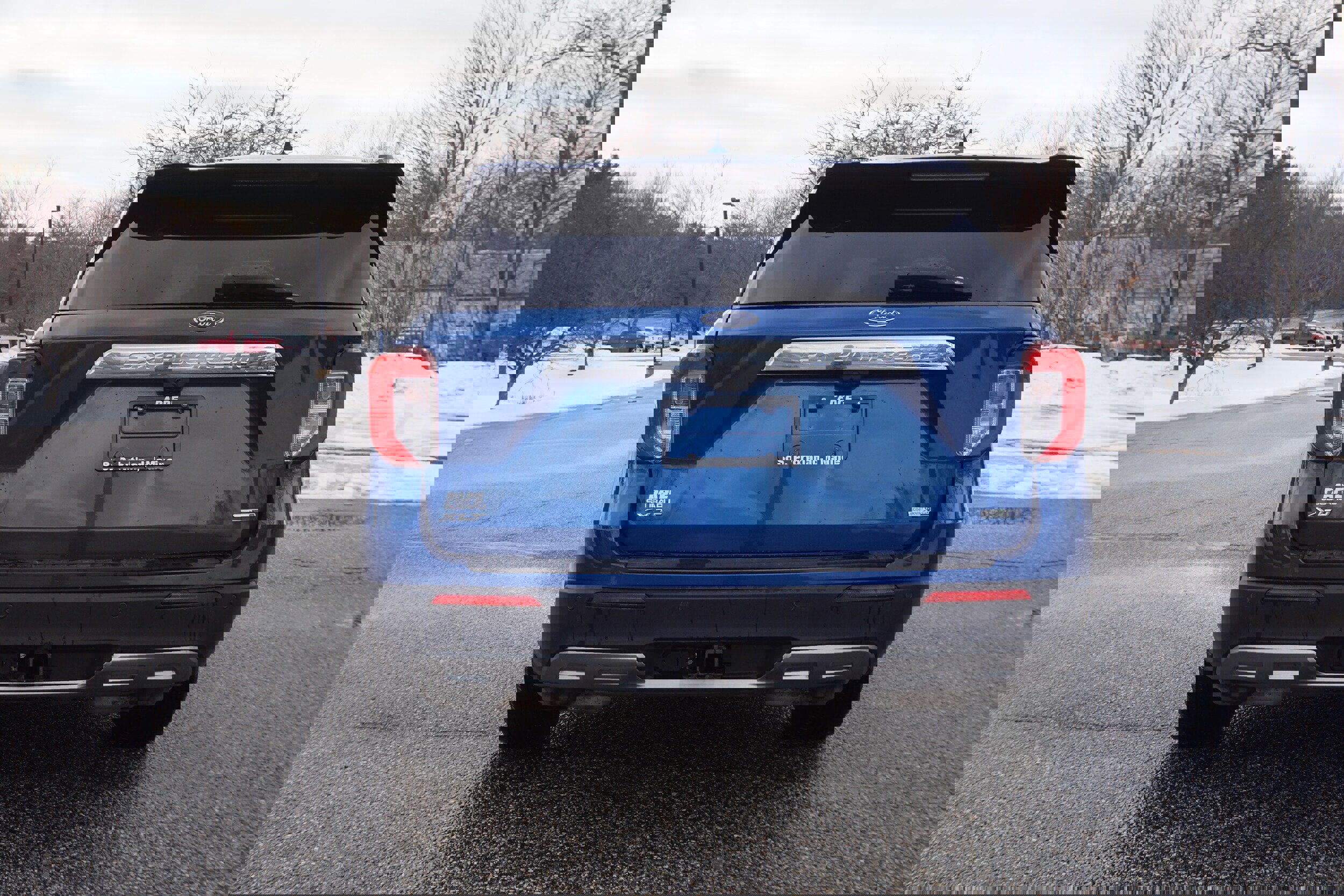 Used 2020 Ford Explorer XLT w/ Equipment Group 202A image 6