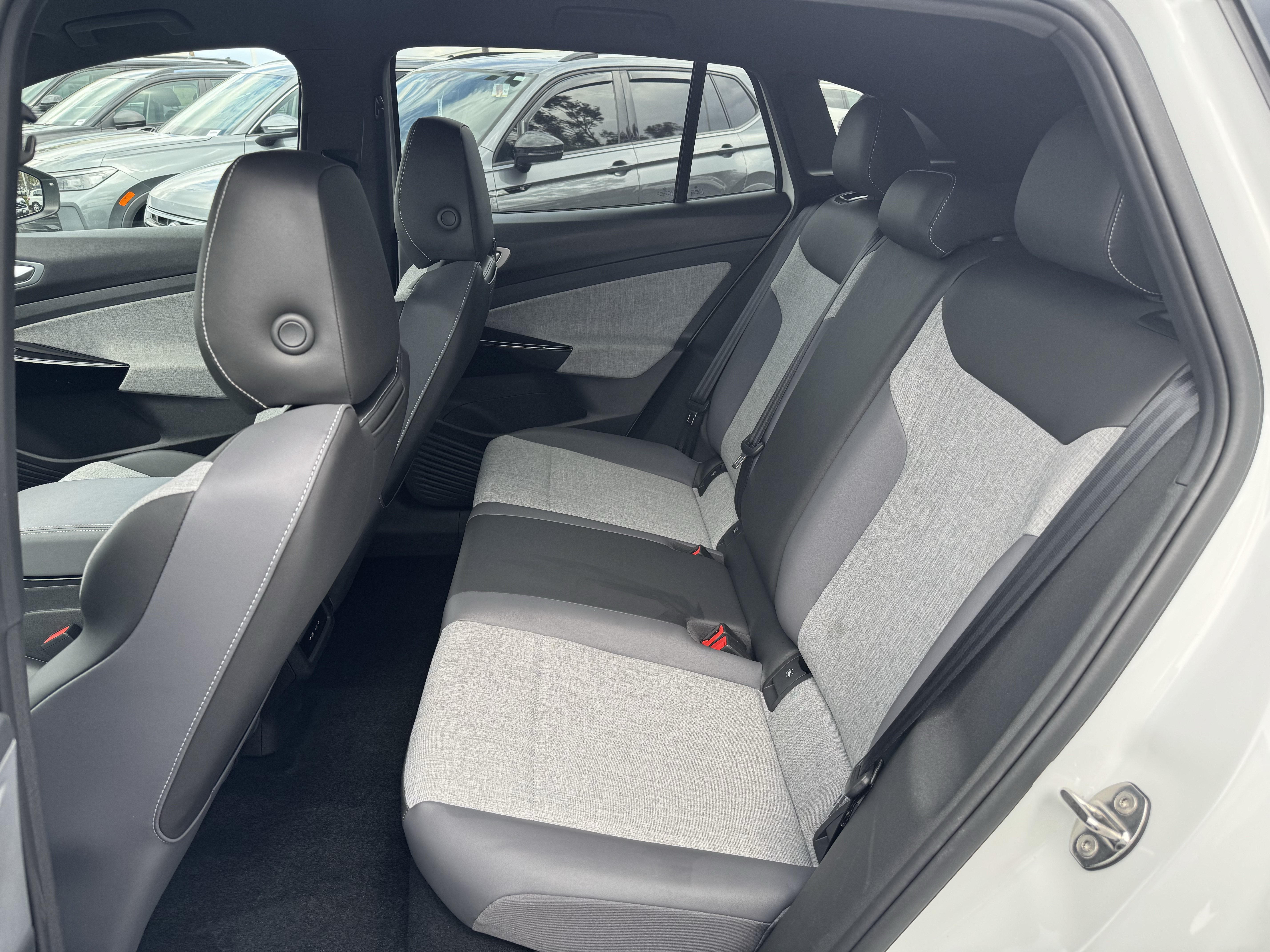 Used 2025 Volkswagen ID.4 Pro RWD image 29