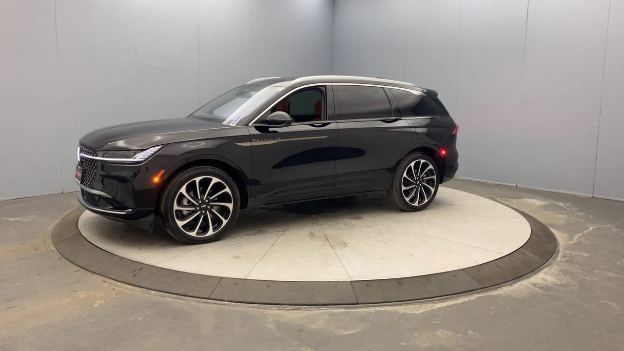Used 2025 Lincoln Nautilus Black Label AWD/4WD image 9