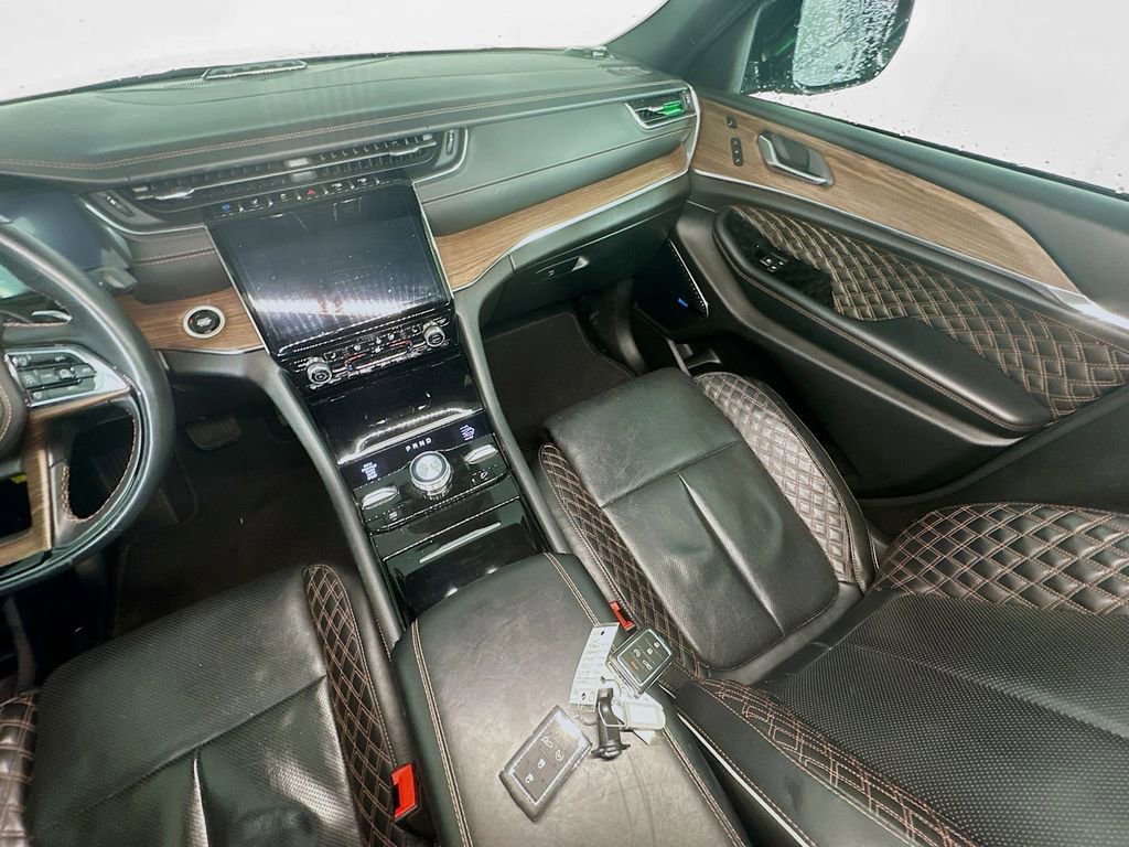 Used 2022 Jeep Grand Cherokee Summit AWD/4WD image 11