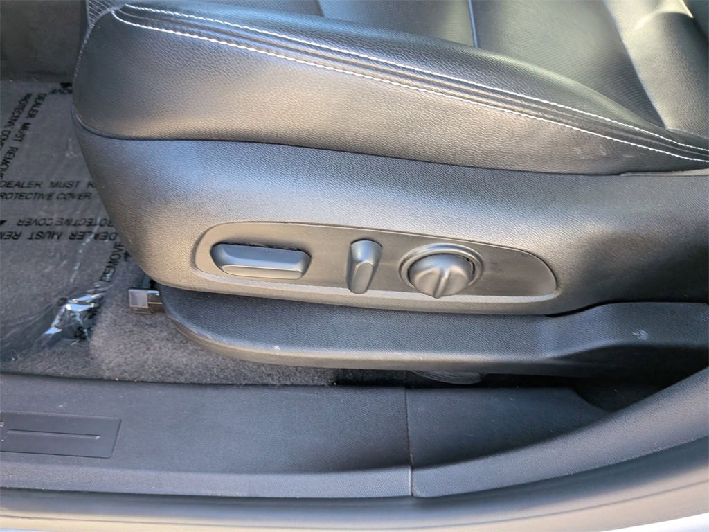 Used 2024 GMC Terrain SLT image 11
