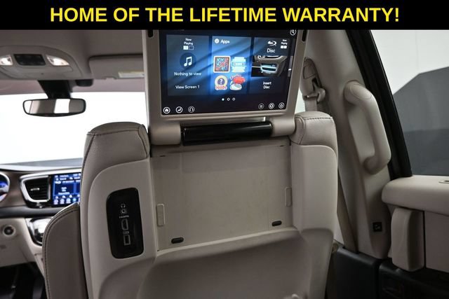 Used 2018 Chrysler Pacifica Touring-L Plus FWD image 42