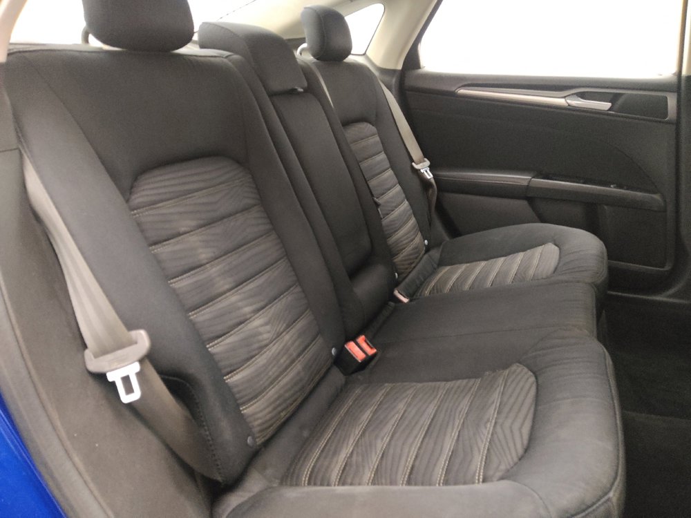 Used 2016 Ford Fusion SE image 19