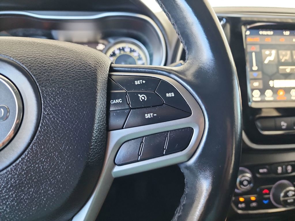 Used 2019 Jeep Cherokee Limited FWD image 26