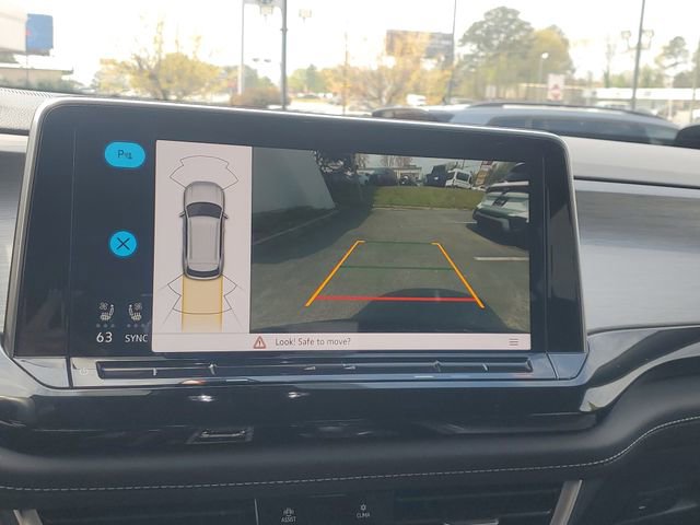 Certified 2025 Volkswagen Atlas Cross Sport SE w/ Panoramic Sunroof Package image 23