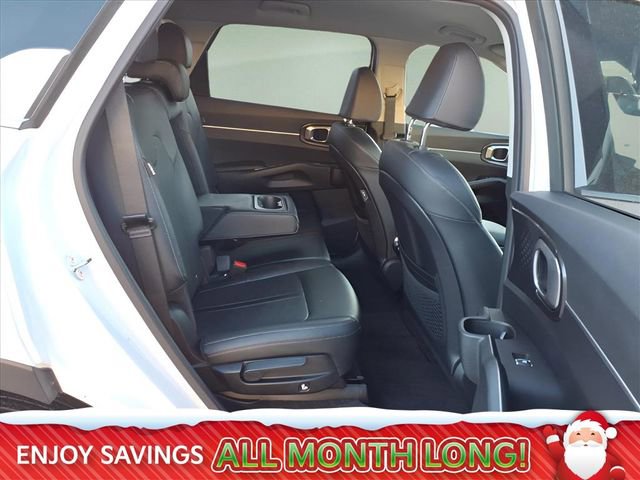 Used 2025 Kia Sorento S image 18